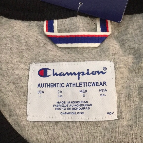 Champion ‘POWERBLEND’ Crew Neck Sweatshirt. - Picture 7 of 13